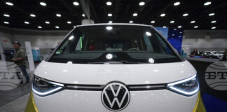 „Фолксваген“ е изпреварил „Тесла“ като лидер в продажбите на електромобили в Европа през 2025 г.