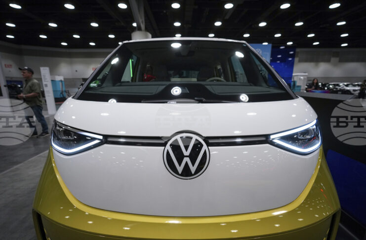 „Фолксваген“ е изпреварил „Тесла“ като лидер в продажбите на електромобили в Европа през 2025 г.