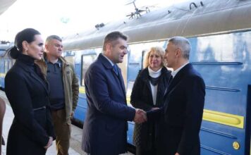 Българска делегация, водена от служебния премиер Андрей Гюров, е в Киев