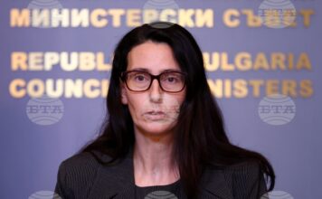 На снимката: служебният министър на регионалното развитие и благоустройството Ангелина Бонева.