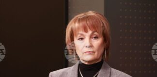На снимката: говорителят на ЦИК Росица Матева