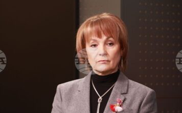На снимката: говорителят на ЦИК Росица Матева
