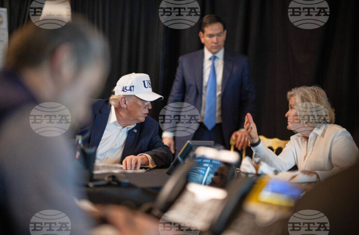 Президентът на САЩ Доналд Тръмп в резиденцията си във Флорида заедно със свои високопоставени приближени