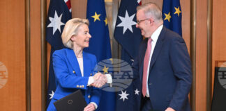 Председателката на Европейската комисия Урсула фон дер Лайен и австралийският премиер Антъни Албанезе