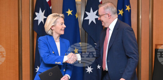 Председателката на Европейската комисия Урсула фон дер Лайен и австралийският премиер Антъни Албанезе