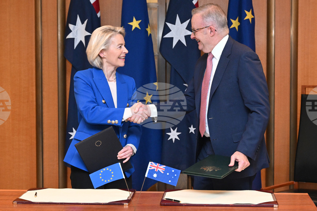 Председателката на Европейската комисия Урсула фон дер Лайен и австралийският премиер Антъни Албанезе