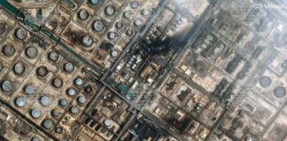 Сателитна снимка на "Вантор" (Vantor), която показва щети, нанесени от нападение с дрон на нефтопреработвателния комбинат в Рас Танура, Саудитска Арабия, 2 март 2026 г.