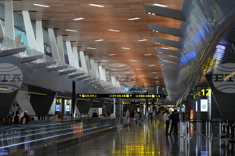 Акциите в компаниите от туристическия сектор се сринаха, след като конфликтът между САЩ и Иран наруши въздушния трафик