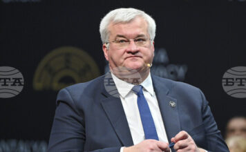 АКТУАЛИЗИРАНА
                                                                                                Киев заяви, че седемте украински граждани, които снощи бяха задържани в Будапеща, вече са освободени