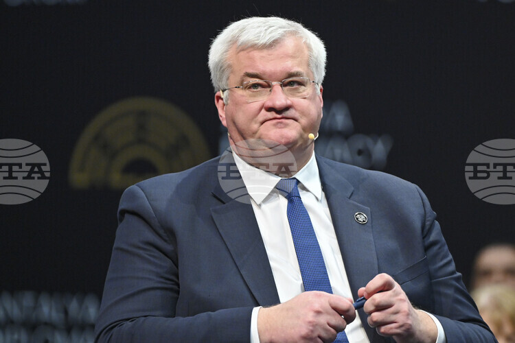 АКТУАЛИЗИРАНА
                                                                                                Киев заяви, че седемте украински граждани, които снощи бяха задържани в Будапеща, вече са освободени