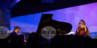 Американската певица Гретчен Парлато и двукратният носител на „Грами“ Тейлър Ейгсти изнесоха концерт в Пловдив