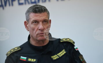 Арестуван е кметът на село Овчарово, който е раздавал суми на жители, за да гласуват за определена партия, съобщи Георги Кандев