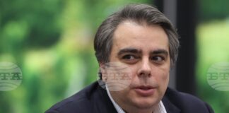 Асен Василев очаква сегашният парламент да приеме удължителния закон за бюджета