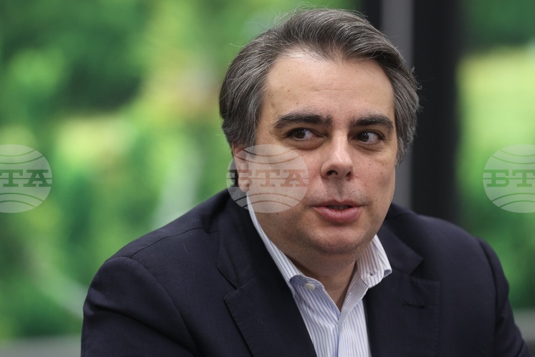Асен Василев очаква сегашният парламент да приеме удължителния закон за бюджета