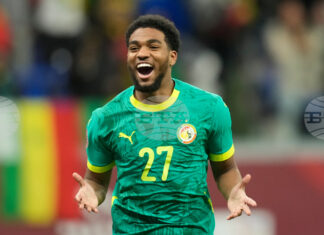 Астън Вила обмисля привличането на млад талант от Пари Сен Жермен