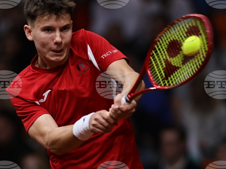 Българите Илиян Радулов и Леонид Шейнгезихт ще играят един срещу друг на четвъртфиналите на двойки на турнир по тенис в Испания