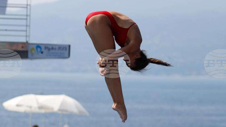 Българските състезатели по скокове във вода спечелиха шест златни и един сребърен медал от шампионата на Австрия