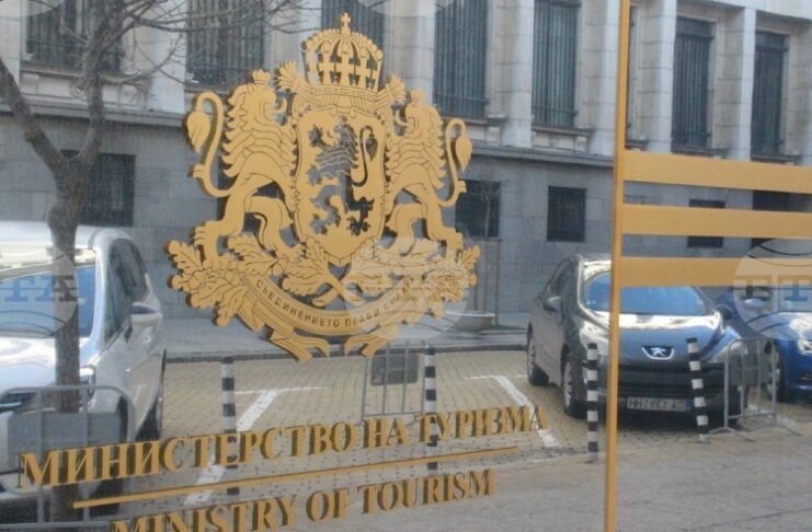 Българското Министерство на туризма е в постоянен контакт с туроператорите, които оперират в региона на Близкия изток