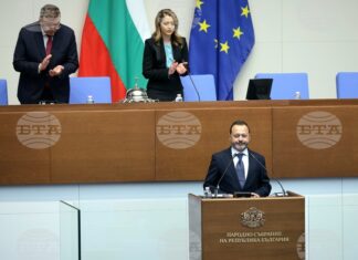 Николай Найденов полага клетва пред Народното събрание като служебен министър на регионалното развитие и благоустройството