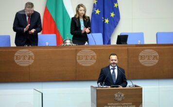 Николай Найденов полага клетва пред Народното събрание като служебен министър на регионалното развитие и благоустройството