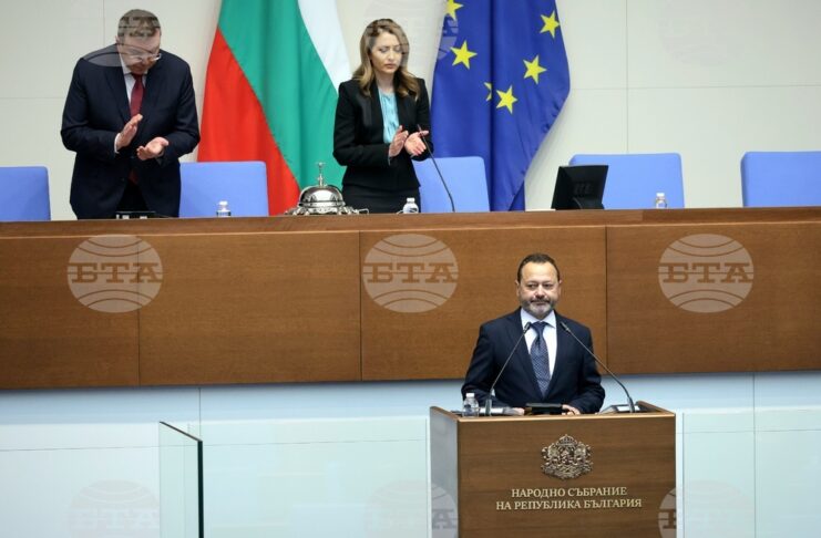 Николай Найденов полага клетва пред Народното събрание като служебен министър на регионалното развитие и благоустройството