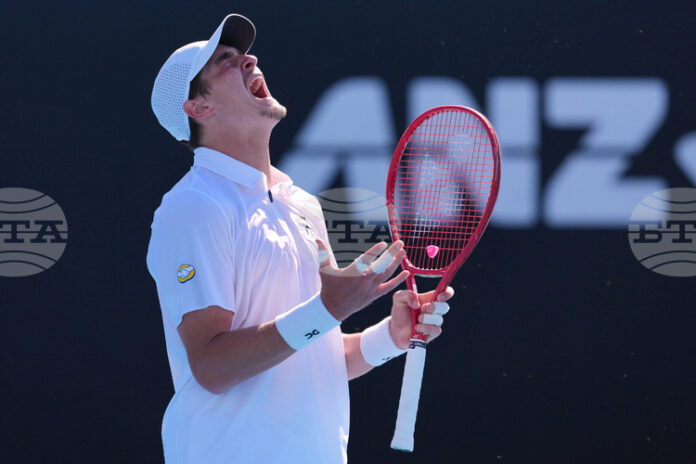 Бразилският талант Жоао Фонсека, хърватският ветеран Марин Чилич и гъркът Стефанос Циципас преминаха във втория кръг на турнира "Мастърс" в Маями