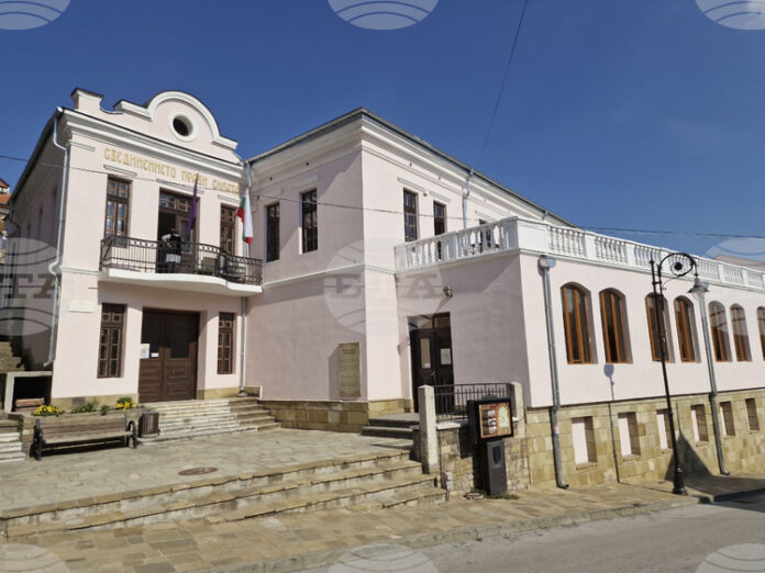 Четвърти областен конкурс „Уникално облекло за книга“ организира библиотеката при читалище „Надежда“ във Велико Търново