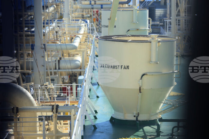 Цената на природния газ на хъба TTF се понижи с над 15 на сто, на "Газов хъб Балкан" се повиши с 11 процента