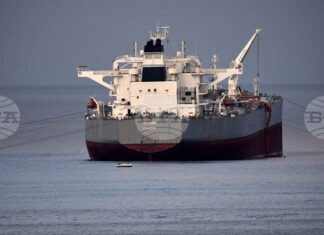 Цените на петрола скочиха в азиатската търговия на фона на опасения за доставките заради конфликта в Близкия изток