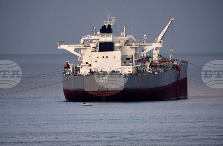 Цените на петрола скочиха в азиатската търговия на фона на опасения за доставките заради конфликта в Близкия изток