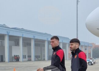 Ден преди гостуването на Лариса българският защитник Мартин Георгиев разкри любопитни подробности от съблекалнята на АЕК (Атина)