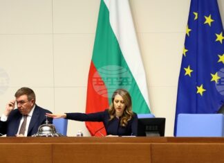 Депутатите ще работят днес с удължено работно време