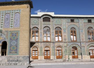 Десетки обекти с историческа стойност са били повредени във войната, заяви иранското правителство