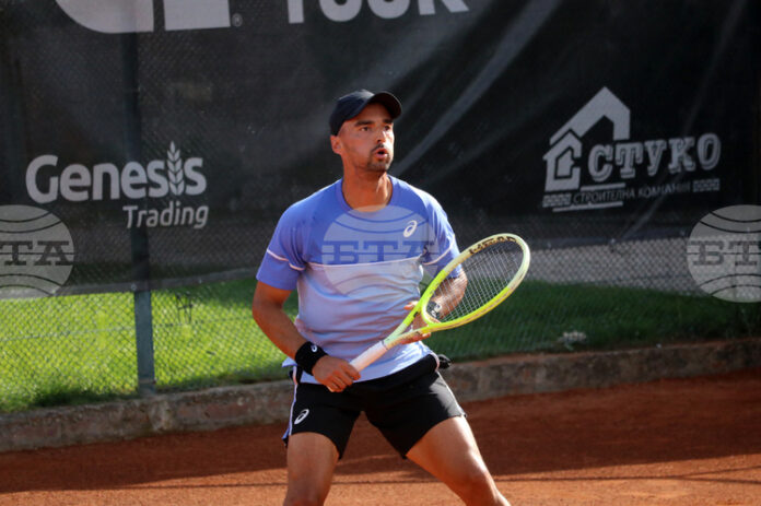 Димитър Кузманов се класира за втория кръг от квалификациите на тенис турнир в Букурещ