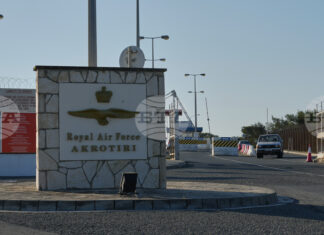 Днес на обяд в британската военна база в Акротири на о. Кипър е обявена „заплаха за сигурността“; Кипърската държавна телевизия съобщава за сирени в района Днес на обяд в британската военна база в Акротири на о. Кипър е обявена „заплаха за сигурността“; Кипърската държавна телевизия съобщава за сирени в района