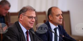 Другата седмица ще имаме среща с работната група за депозитната система, каза министър Юлиян Попов