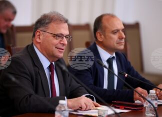 Другата седмица ще имаме среща с работната група за депозитната система, каза министър Юлиян Попов