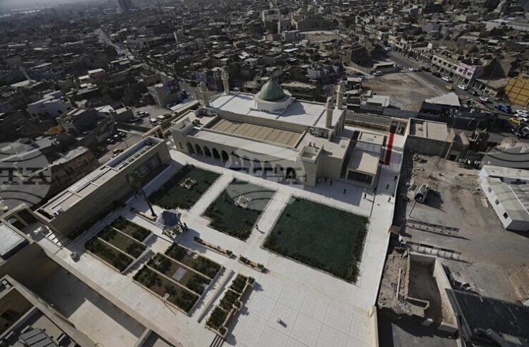 Двама иракски полицаи бяха убити при удар срещу щаба на "Силите за народна мобилизация" в Мосул, съобщиха местните власти