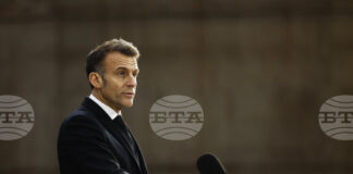 Еманюел Макрон заяви, че работи по план за предотвратяване на война в Ливан