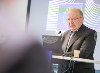 ЕС намалява зависимостта си от внос на военно оборудване от САЩ, каза еврокомисарят по отбраната