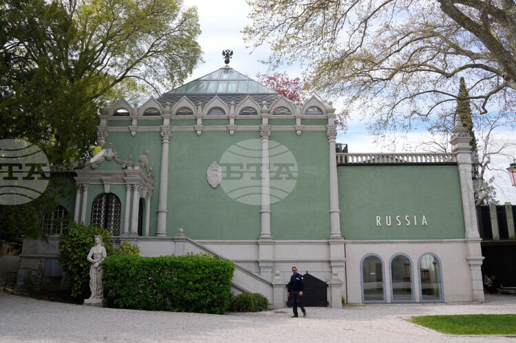 Евродепутати протестират срещу участието на Русия във Венецианското биенале, съобщава "Евронюз"