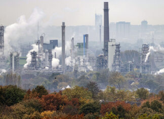 Еврокомисията не очаква конфликтът в Близкия изток непосредствено да се отрази на сигурността на петролните доставки за ЕС, съобщава Ройтерс