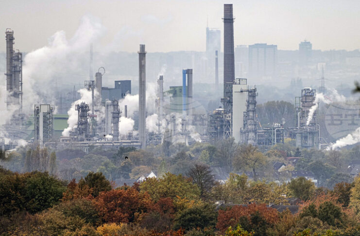 Еврокомисията не очаква конфликтът в Близкия изток непосредствено да се отрази на сигурността на петролните доставки за ЕС, съобщава Ройтерс