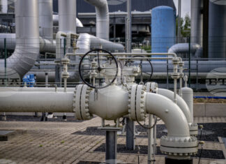 Европейските цени на газа скочиха с до 40 на сто заради прекъсване на доставките на втечнен природен газ