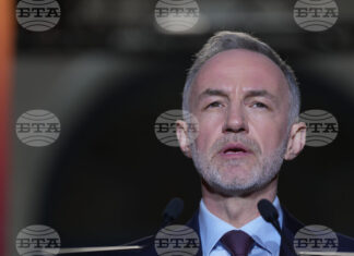 Победителят в местните избори в Париж - социалистът Еманюел Грегоар