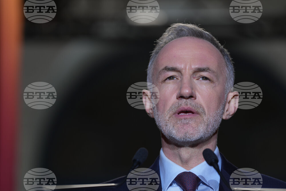 Победителят в местните избори в Париж - социалистът Еманюел Грегоар