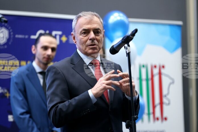 Големият приз „Студент на годината - 2026“ беше връчен от Големият приз „Студент на годината - 2026“ беше връчен от служебния министър на образованието проф. Сергей Игнатов на Ивана Каменова от УАСГ