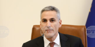 Имаме държавни резерви от горива на доста добри нива, каза служебния премиер Андрей Гюров