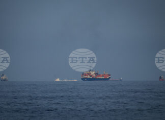 Иран обяви, че няма да пропуска през Ормузкия проток кораби, плаващи от и до САЩ и Израел