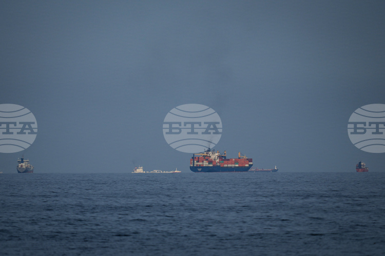 Иран обяви, че няма да пропуска през Ормузкия проток кораби, плаващи от и до САЩ и Израел